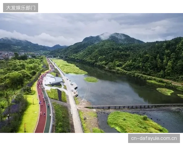 方圆百里内三个小镇办马拉松，这种“像素级”复制的模式还能走多远？
